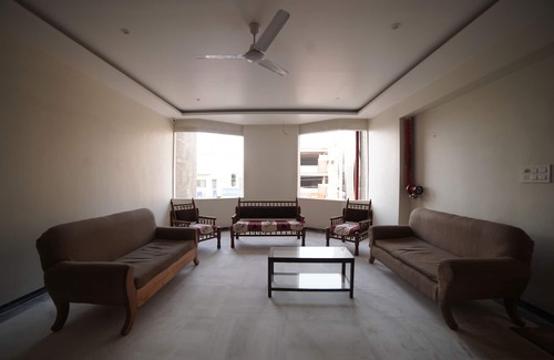 Rajnandgaon Hotel | Budget-Friendly Stay at Hotel Mayur with Breakfast Included