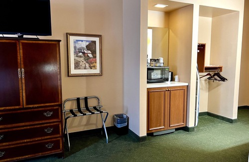 Wisconsin Rapids Hotel | Discover Comfort at Hotel Mead Resorts & Conventions Center