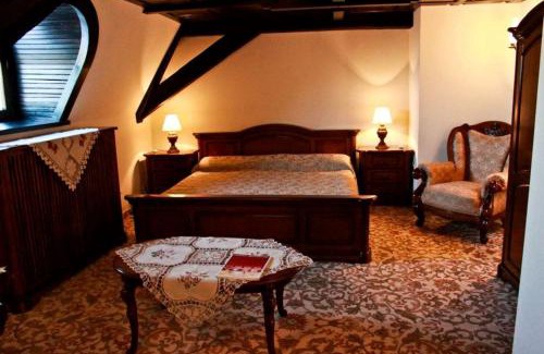 Alba Iulia Hotel | Stay at Hotel Medieval: 5-Star Comfort with Pool Access