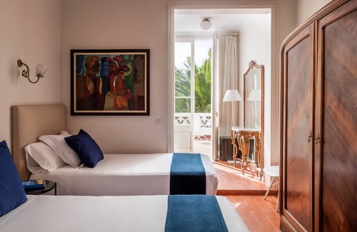 Sitges Town Center Hotel | Relax at Hotel Medium Romàntic with Spa & Breakfast