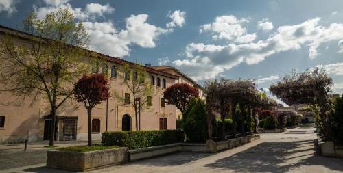 Old Town Hotel | Discover Hotel Melibea: 4-Star Comfort with Great Amenities