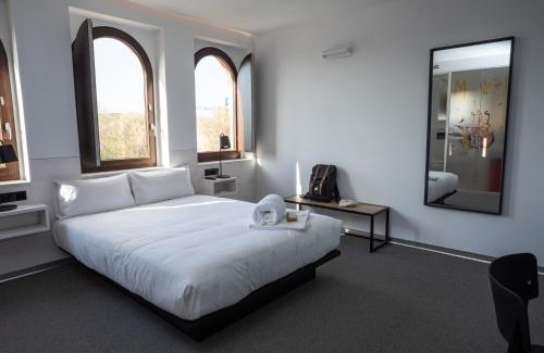 Old Town Hotel | Discover Hotel Melibea: 4-Star Comfort with Great Amenities