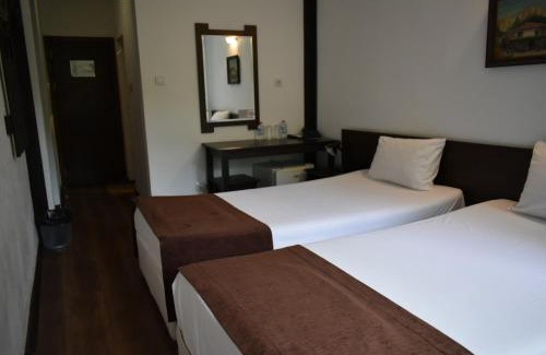 Melnik Hotel | Pet-Friendly Hotel Melnik with Hot Tub & Breakfast Included