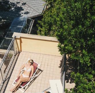 Spotorno Hotel | Hotel Melograno: Family-Friendly Retreat with Ocean Views
