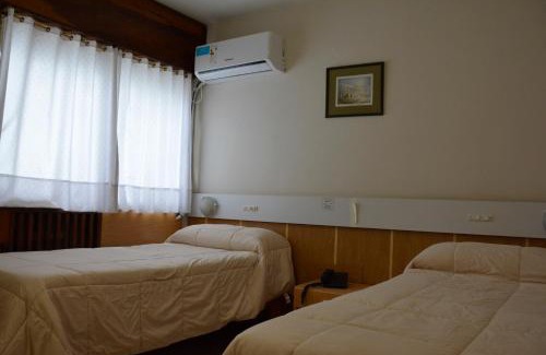 Rio Cuarto Hotel | Family-Friendly Hotel Menossi with Pool & Breakfast Included
