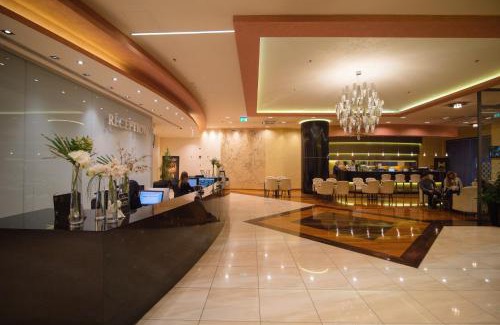 Mostar Hotel | Discover Hotel Mepas: Beachfront Bliss with Spa & Pool