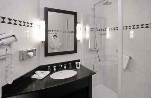 La Baule-Escoublac Hotel | Elegant Hotel Mercure La Baule Majestic with Ocean Views