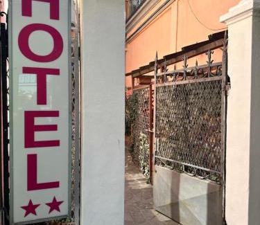 Navigli Hotel | Discover Comfort at Hotel Mercurio - Guest Rated 5.7/10