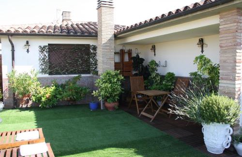 Olite Hotel | Hotel Merindad de Olite: Family-Friendly Stay with Dining