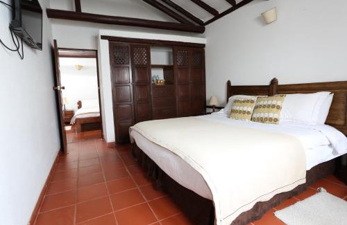 Old Town Hotel | Discover Hotel Mesón de los Virreyes with Pool & Spa