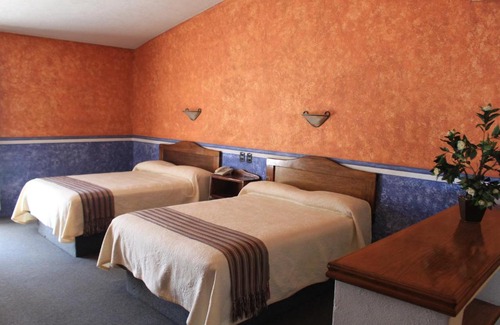 Acambaro Hotel | Explore Hotel Meson del Puente: Family-Friendly Retreat