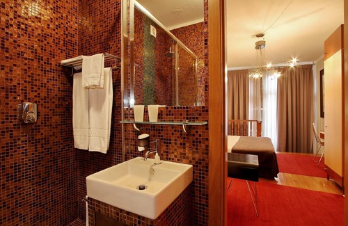 Guimaraes Hotel | Discover Hotel Mestre de Avis: Family-Friendly Getaway