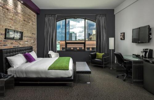 Downtown London Hotel | Discover Hotel Metro: Family-Friendly with Spa and Pets Welcome