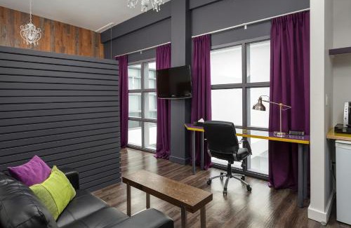 Downtown London Hotel | Discover Hotel Metro: Family-Friendly with Spa and Pets Welcome