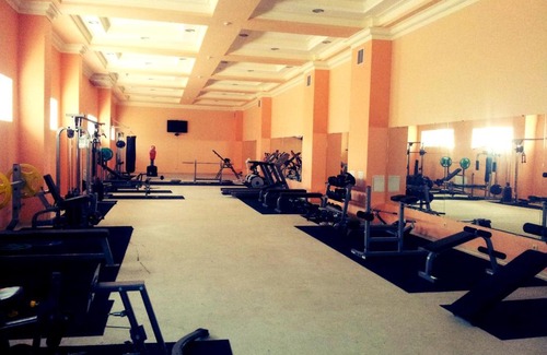 Makhachkala Hotel | Budget-Friendly Hotel Metropol with Breakfast & Kitchen Access