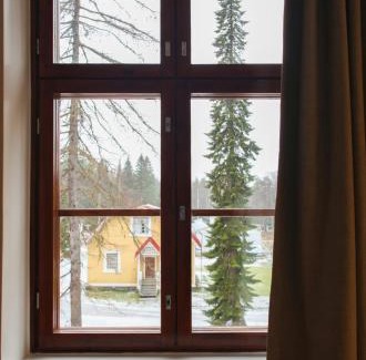 Rovaniemi Hotel | Hotel Metsähirvas: Oceanfront Retreat with Private Beach