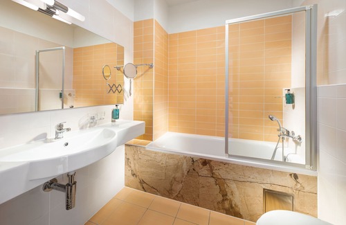 Hodkovicky Hotel | Welcoming Hotel Michael: Family-Friendly with Dining Options