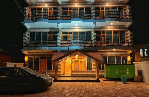 Kasol Hotel | Riverside Retreat: Hotel Mid Orchard Kasol Awaits You