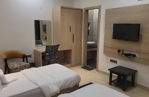Aligarh Hotel | Convenient Hotel Midtown Aligarh with Family-Friendly Amenities