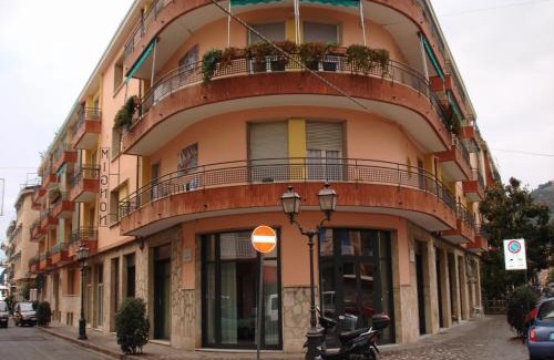 Alassio Hotel | Budget-Friendly Hotel Mignon with Pet-Friendly Amenities