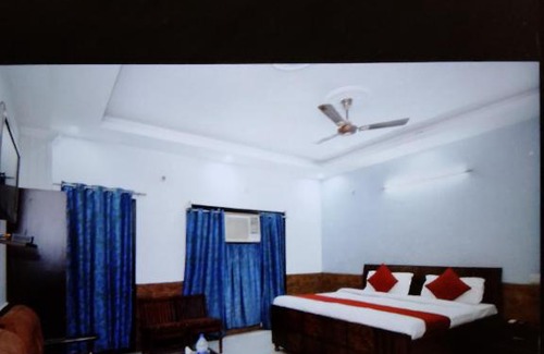 Sector 45 Hotel | Pet-Friendly Hotel Milan Oberai with Breakfast Included