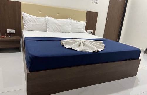 Jamnagar Hotel | Discover Comfort at Hotel Millennium Plaza with Pool Access