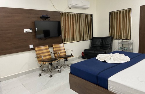 Jamnagar Hotel | Discover Comfort at Hotel Millennium Plaza with Pool Access