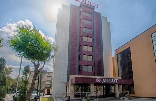 Volzhskiy Hotel | Explore Hotel Milot: 4-Star Stay with Family-Friendly Amenities