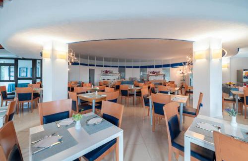 Grotta dell'acqua Hotel | Relax at Hotel Mira: Pet-Friendly Beachfront Retreat