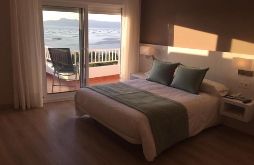 O Grove Hotel | Pet-Friendly Hotel Mirador Ría de Arosa with Ocean Views