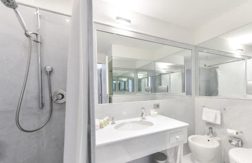 Roiano-Gretta-Barcola-Cologna-Scorcola Hotel | Elegant Hotel Miramare - Adults Only with Oceanfront Views