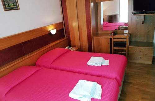 Bedollo Hotel | Discover Hotel Miramonti: Pet-Friendly Beach Retreat
