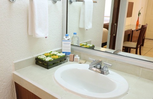 Saltillo Hotel | Comfort and Convenience at Hotel Misión Express Saltillo