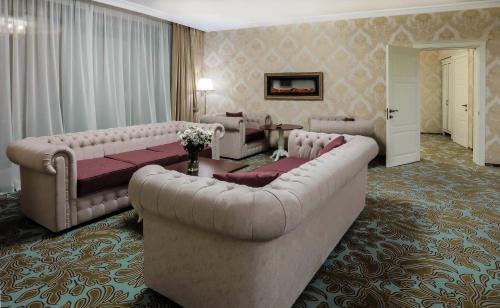 Dzerzhyns'kyi District Hotel | Relax at Hotel Misto SPA & FITNESS with Oceanfront Views