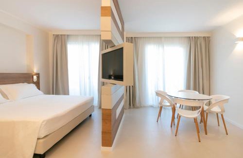 Termoli Hotel | Relax at Hotel Mistral with Private Beach & Ocean View