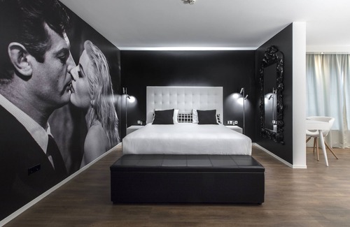 Utrecht Hotel | Relaxing Retreat at Hotel Mitland: 4-Star Comfort Awaits