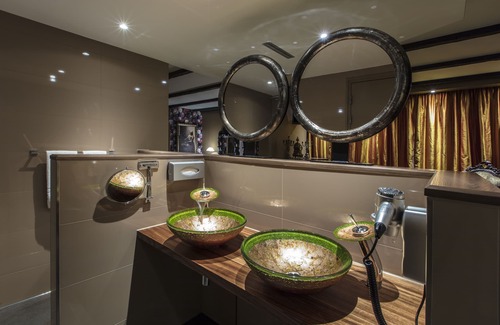 Utrecht Hotel | Relaxing Retreat at Hotel Mitland: 4-Star Comfort Awaits
