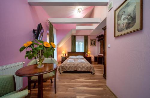 Kalwaria Zebrzydowska Hotel | Relaxing Oceanfront Escape at Hotel Modrzewiówka