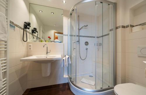 Hagnau Hotel | Delightful Hotel Mohren with Breakfast & Family Amenities