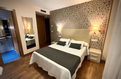 Molinaseca Hotel | Guest Rated Hotel Casa Ramon Molina Real - Pet Friendly Oasis