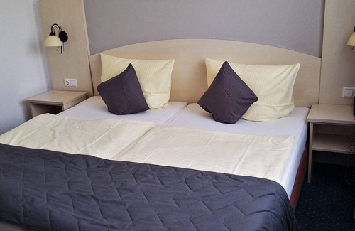 Bad Homburg v.d. Hoehe Hotel | Discover Hotel Molitor: Family-Friendly with Spa & Dining