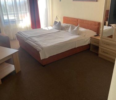 Szechenyihegy Hotel | Elevate Your Stay at Hotel Molnár with Ocean Views