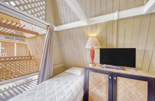 Kaunakakai Hotel | Family-Friendly Hotel Molokai: Relax by the Pool