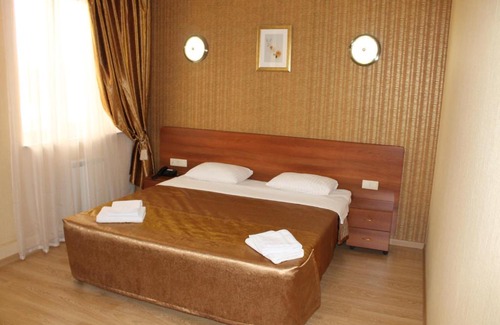 Sormovsky City District Hotel | Cozy Hotel Mona Lisa: Pet-Friendly with Pool & Hot Tub