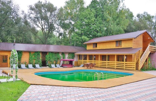 Sormovsky City District Hotel | Cozy Hotel Mona Lisa: Pet-Friendly with Pool & Hot Tub