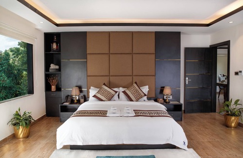 Kathmandu Hotel | Discover Hotel Monalisa: Family-Friendly with Pool & Dining