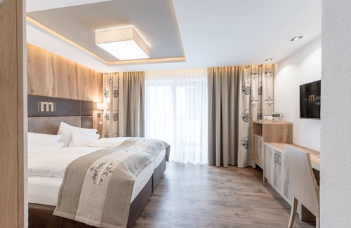 Ischgl Hotel | Discover Hotel Mondin: Rated 9/10 with Pool & Spa Access