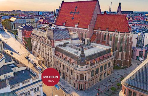 Stare Miasto Hotel | Discover Hotel Monopol: 5-Star Stay with Premium Amenities