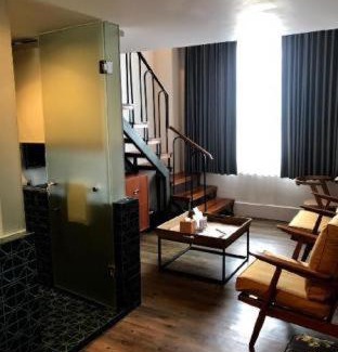 Bangka Hotel | Inviting Hotel Monopoli: Oceanfront Pool & Family-Friendly