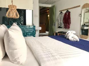 Bangka Hotel | Inviting Hotel Monopoli: Oceanfront Pool & Family-Friendly